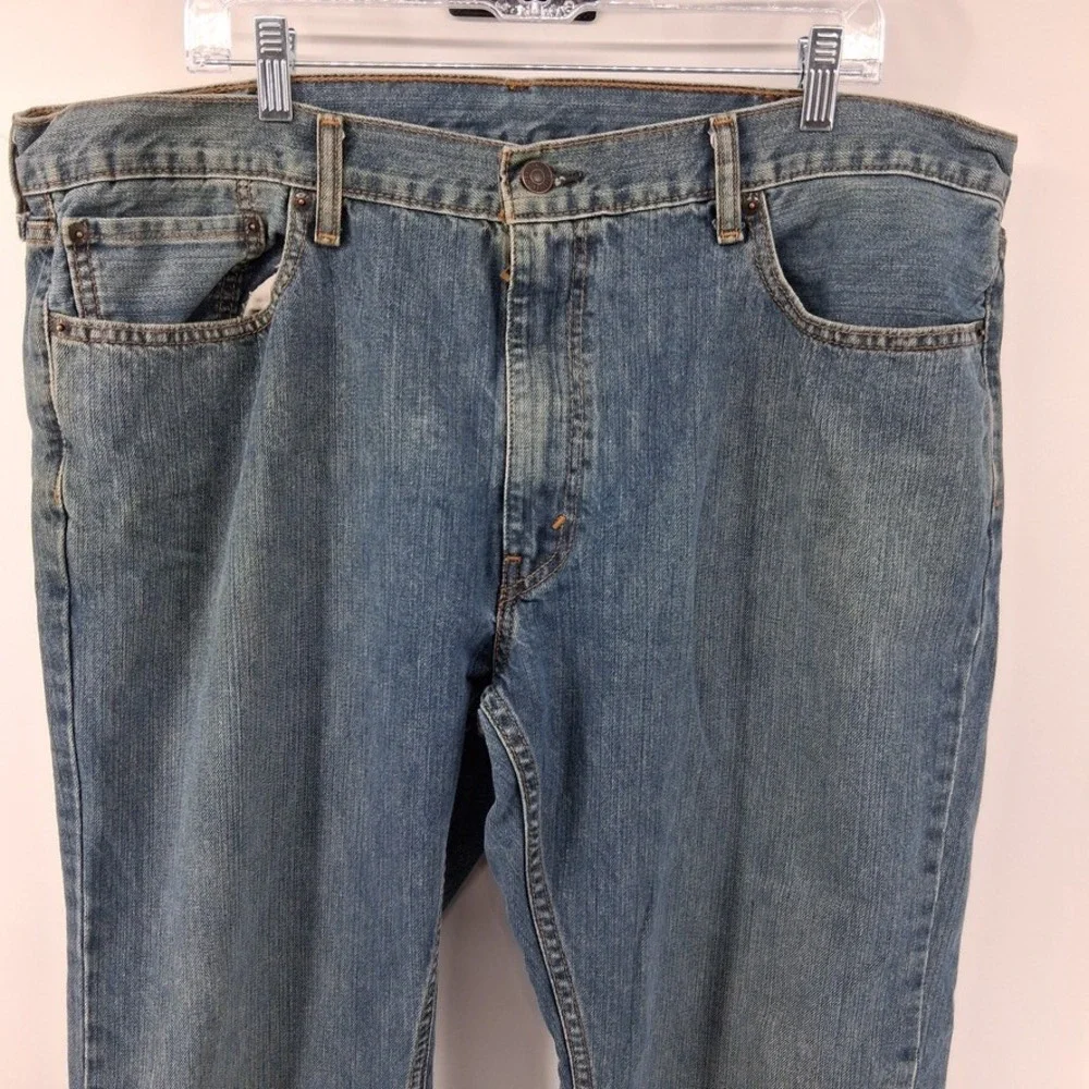 Levi's 550 Jeans Mens 40x30 Medium Wash Blue Relaxed Fit Five Pocket Solid